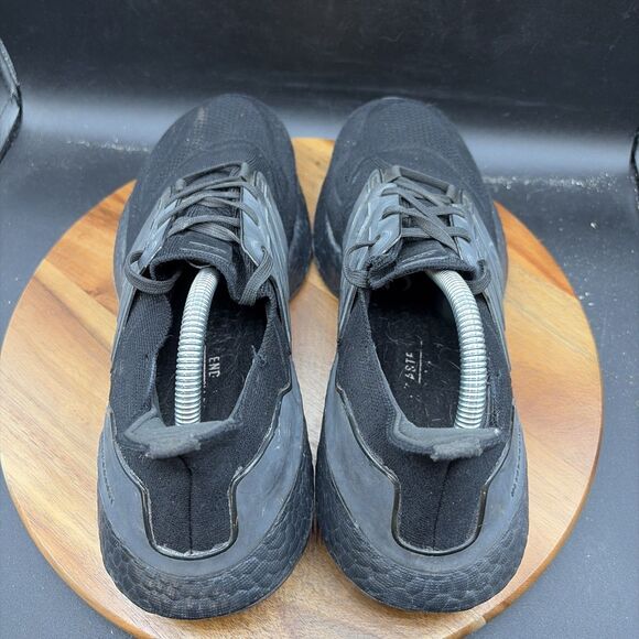 Adidas UltraBoost 22 Mens Size 10 Running Shoes Triple Black Athletic Sneakers main image 4